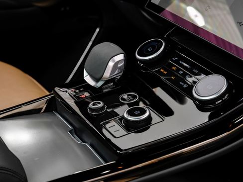 Used 2023 Land Rover Range Rover Sport SE Dynamic image 30