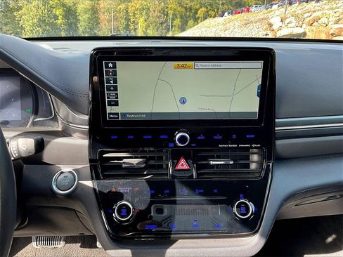 Used 2020 Hyundai Ioniq Limited image 28