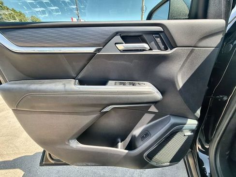 Certified 2026 GMC Acadia Elevation w/ Elevation Premium Package FWD image 21