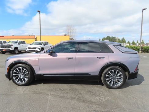 Used 2024 Cadillac Lyriq Sport RWD image 4