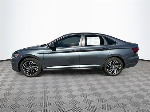 Used 2021 Volkswagen Jetta SEL Premium image 4
