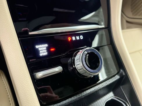 New 2025 Jeep Grand Cherokee Limited w/ Luxury Tech Group II image 17