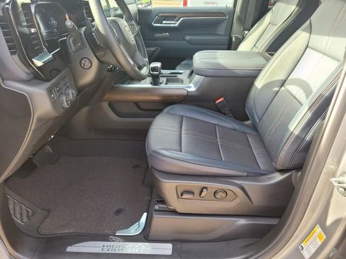 Used 2025 Chevrolet Silverado 1500 High Country image 16