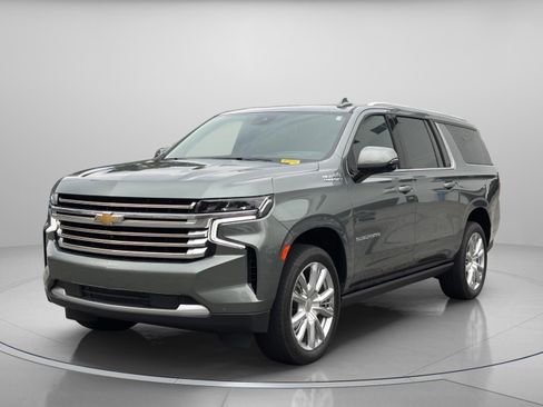 Used 2024 Chevrolet Suburban High Country w/ Max Trailering Package image 2