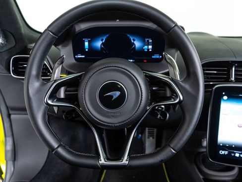 Used 2025 McLaren Artura Spider image 27