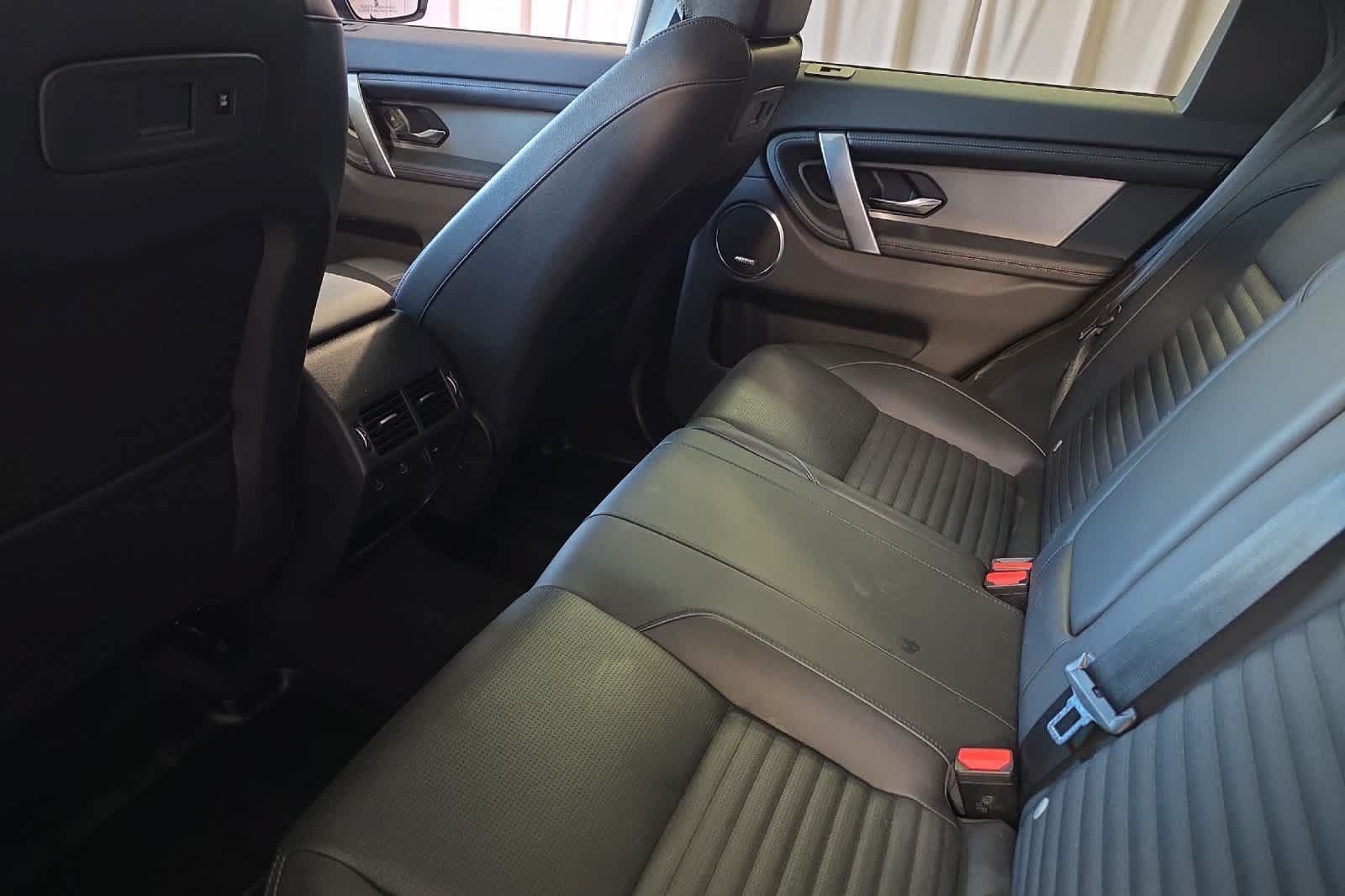 Used 2024 Land Rover Discovery Sport Dynamic SE AWD/4WD image 5