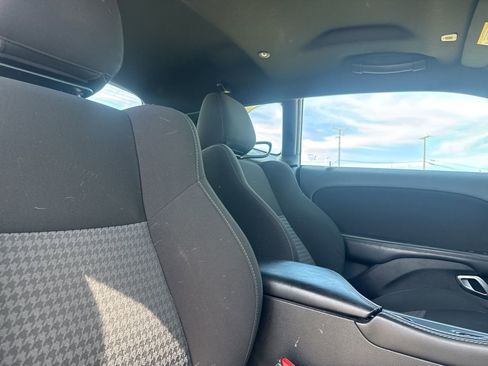 Used 2022 Dodge Challenger GT image 32