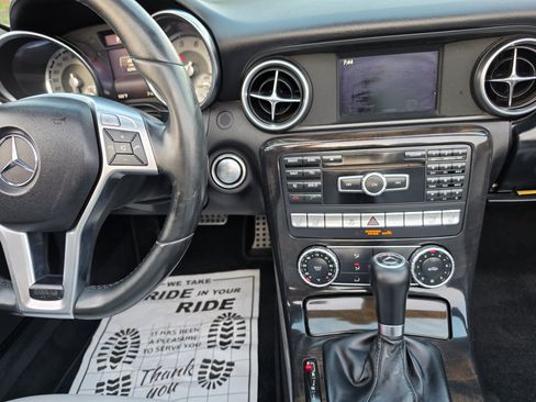 Used 2015 Mercedes-Benz SLK 250 image 37