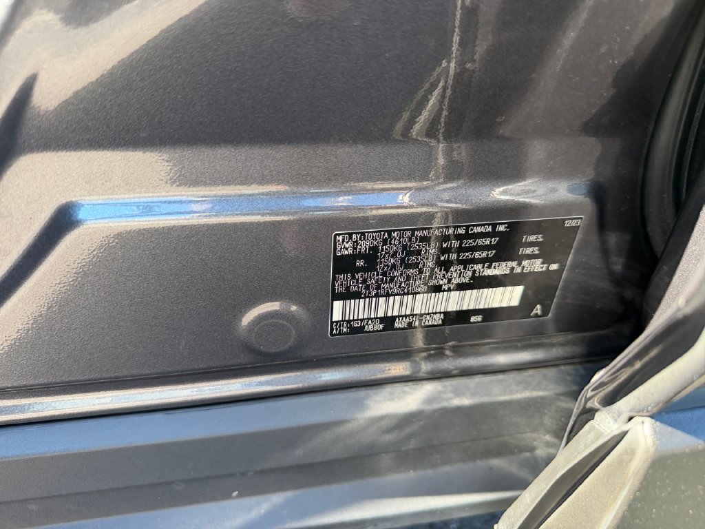 Used 2024 Toyota RAV4 XLE AWD/4WD image 30