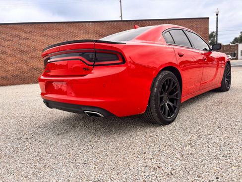 Used 2018 Dodge Charger R/T image 3