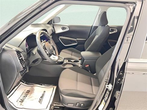 Used 2023 Kia Soul S image 16