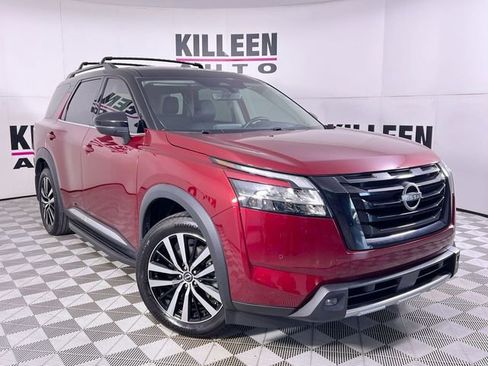 Used 2023 Nissan Pathfinder Platinum image 1