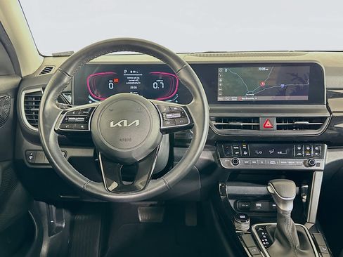 Used 2025 Kia Seltos S image 18