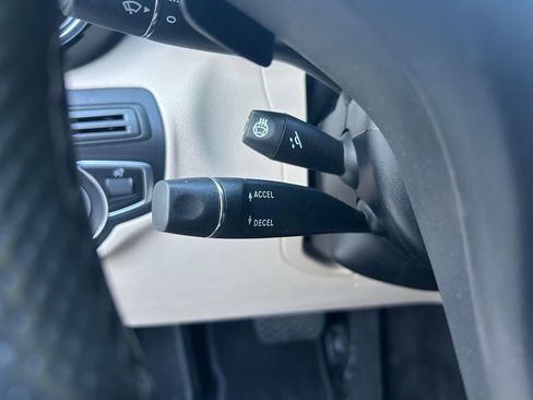 Used 2019 Mercedes-Benz GLC 300 4MATIC image 24