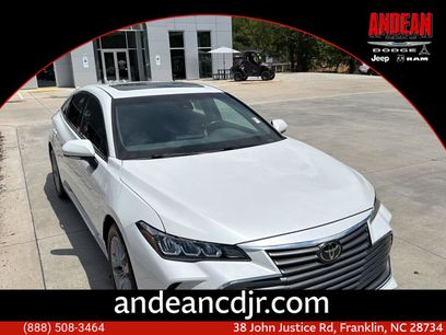 Used 2022 Toyota Avalon XLE w/ Moonroof Package
