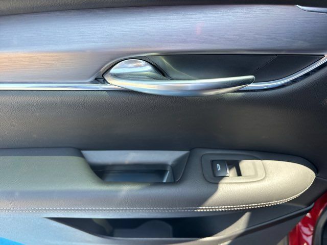 Used 2023 Cadillac XT5 Luxury w/ LPO, Floor Liner Package FWD image 31