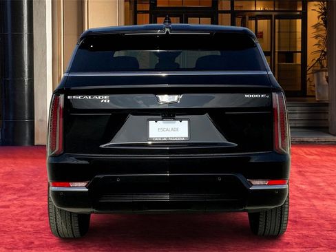 New 2025 Cadillac Escalade IQ Luxury 2 image 5