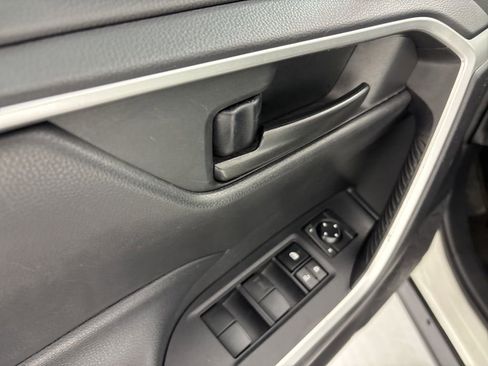 Used 2021 Toyota RAV4 LE FWD image 28