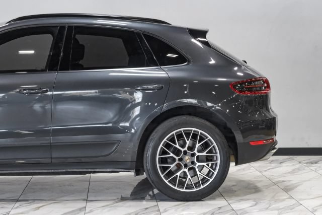Used 2018 Porsche Macan Sport Edition AWD/4WD image 18