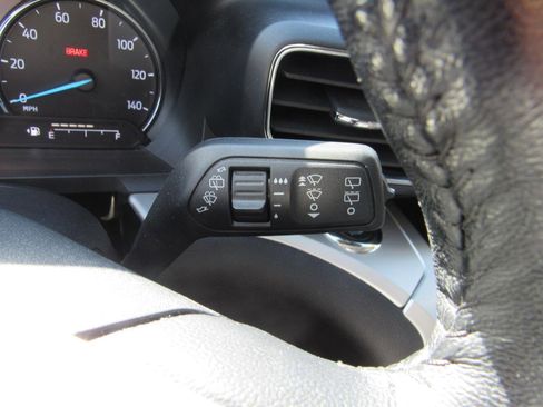 Used 2022 Ford Explorer XLT w/ Equipment Group 202A image 24