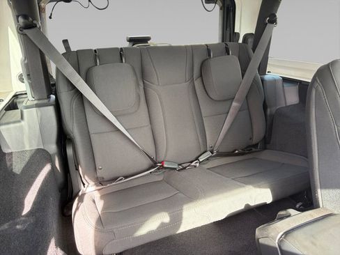 Used 2020 Jeep Wrangler Sport image 17