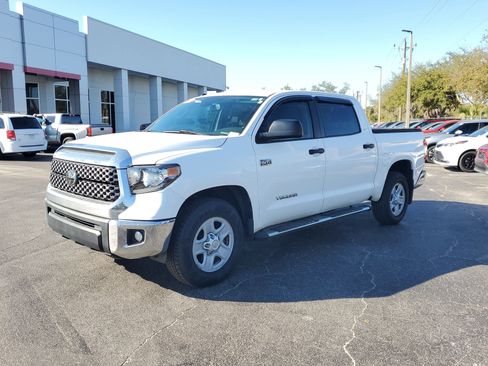 Used 2018 Toyota Tundra SR5 w/ SR5 Upgrade Package image 8