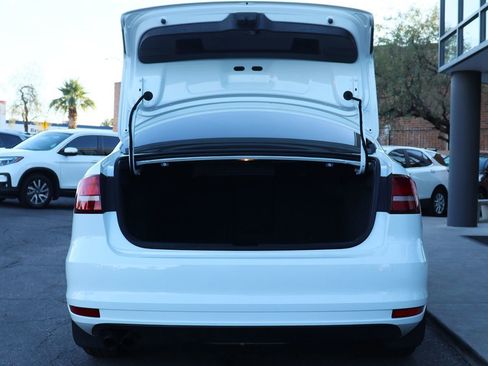 Used 2017 Volkswagen Jetta SE image 22