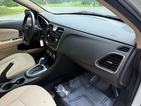 Used 2012 Chrysler 200 LX image 17