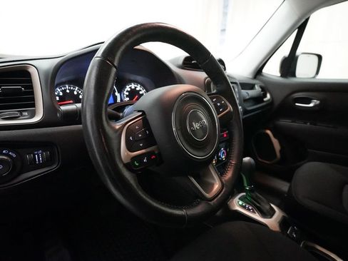 Used 2017 Jeep Renegade Latitude w/ Cold Weather Group AWD/4WD image 8