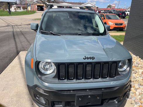 Used 2017 Jeep Renegade Altitude image 2