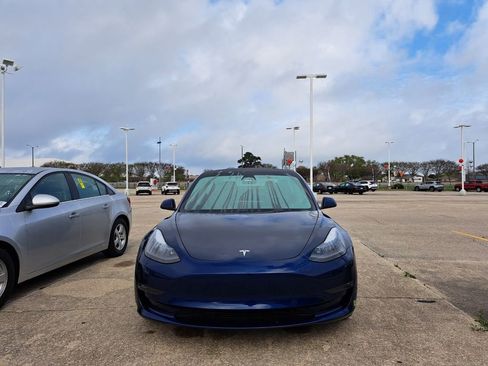 Used 2023 Tesla Model 3 Performance image 2