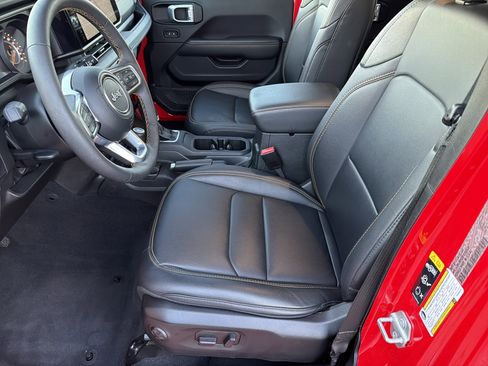 Used 2024 Jeep Wrangler Sahara w/ Technology Group image 10