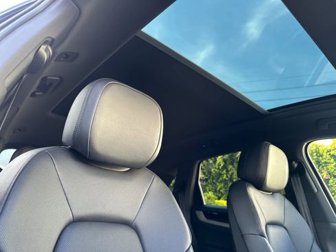 New 2026 Porsche Cayenne image 18