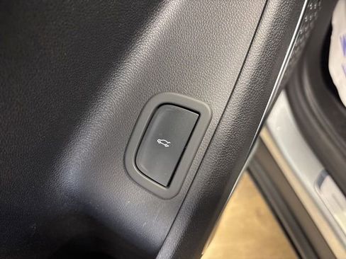 Used 2025 Buick Enclave Preferred image 34