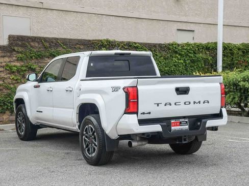 Used 2024 Toyota Tacoma TRD Sport w/ TRD Sport Upgrade Package AWD/4WD image 9