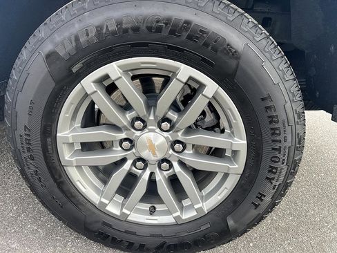 Used 2024 Chevrolet Colorado LT w/ LT Convenience Package III image 23