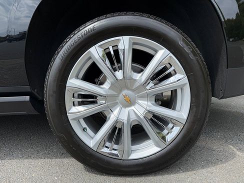 Certified 2024 Chevrolet Suburban High Country w/ Premium Package 2 image 14