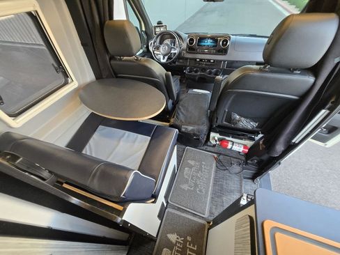 Used 2020 Mercedes-Benz Sprinter 2500 image 3