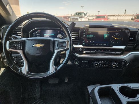 Used 2025 Chevrolet Silverado 2500 LT AWD/4WD image 11
