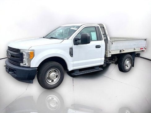 Used 2017 Ford F250 XL RWD image 2
