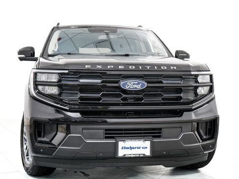Certified 2025 Ford Expedition Active AWD/4WD image 3