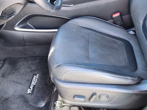 Certified 2022 Hyundai Tucson Limited image 9