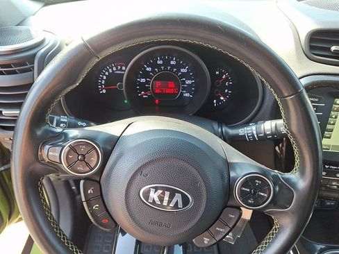 Used 2016 Kia Soul + w/ Audio Package FWD image 19