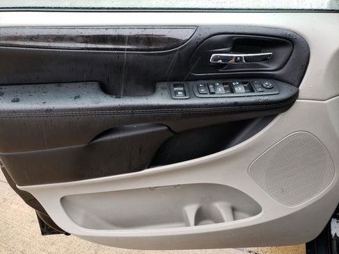 Used 2017 Dodge Grand Caravan SE w/ Power Window Group image 11