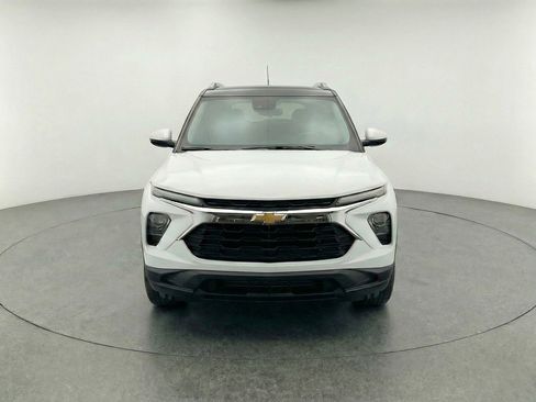 Used 2025 Chevrolet TrailBlazer LT w/ Driver Confidence Package AWD/4WD image 2