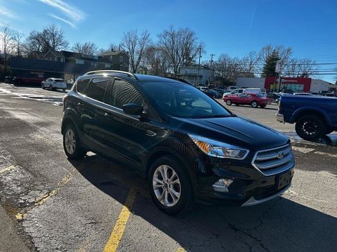 Used 2018 Ford Escape SE w/ SE Sync 3 Package image 3