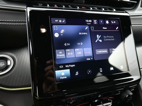 Used 2023 Jeep Grand Cherokee Altitude image 13