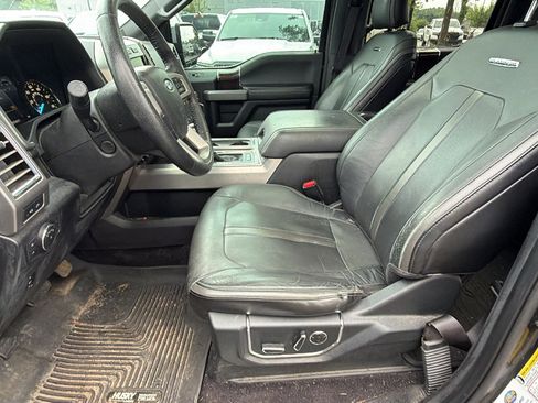 Used 2015 Ford F150 Platinum w/ Equipment Group 701A Luxury AWD/4WD image 16