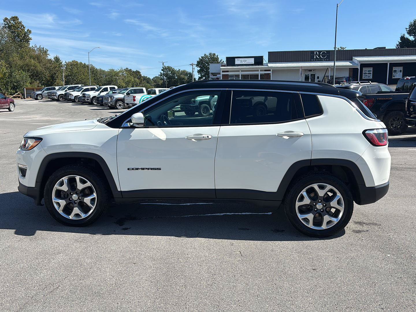 Used 2018 Jeep Compass Limited AWD/4WD image 2