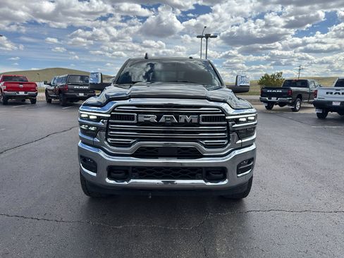 Used 2025 RAM 2500 Laramie AWD/4WD image 2